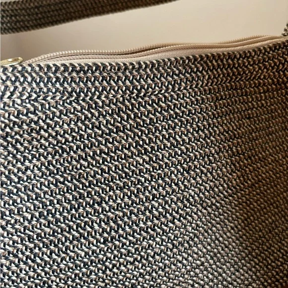 Orvis - Picture 2 of 5